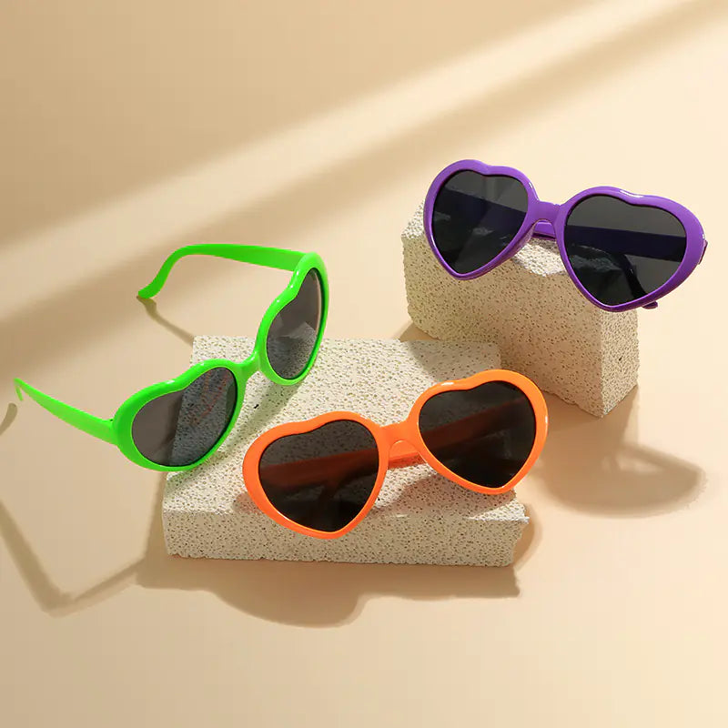 Trendy Heart Frame Sunglasses – Bold & Playful Eyewear for Summer Looks