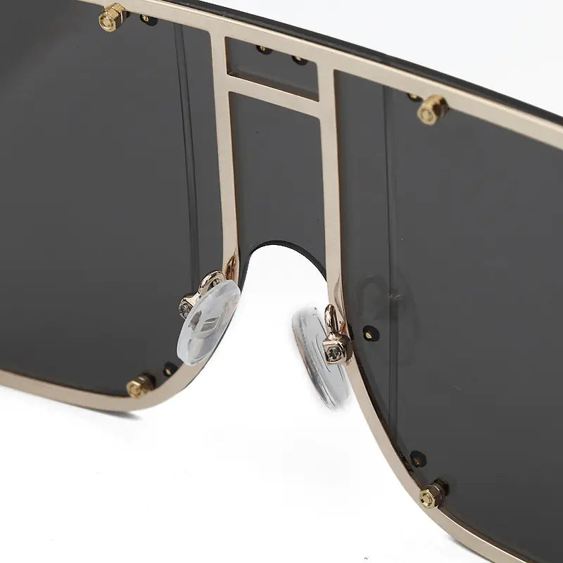VintEdge Metal Frame Sunglasses
