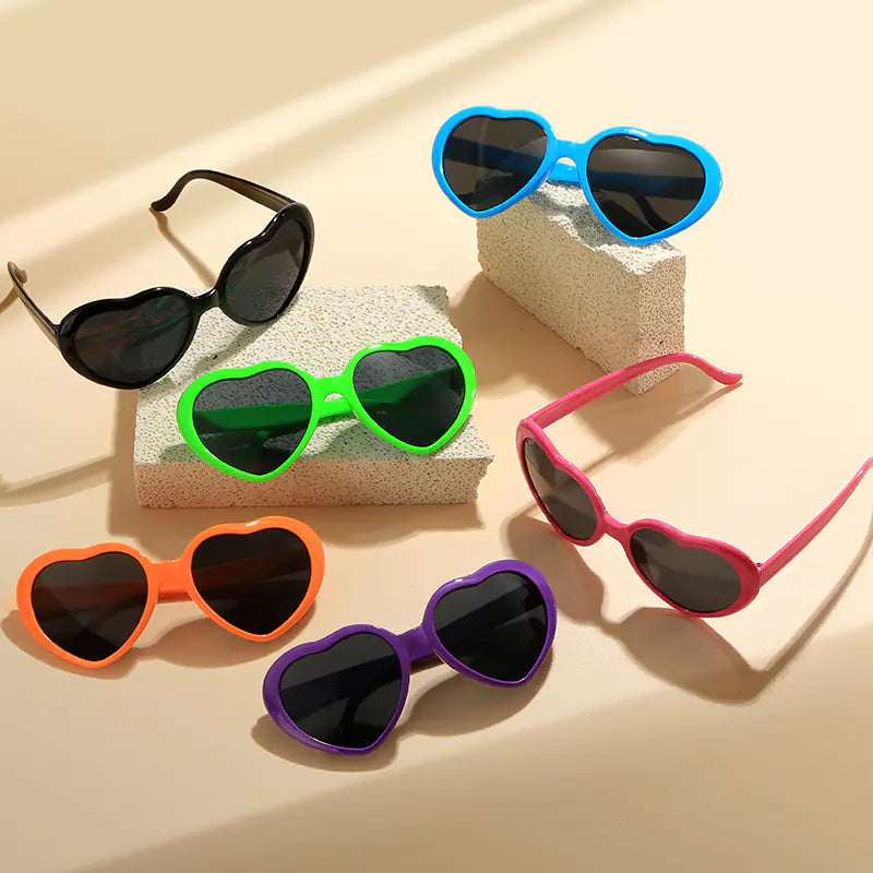 Trendy Heart Frame Sunglasses – Bold & Playful Eyewear for Summer Looks